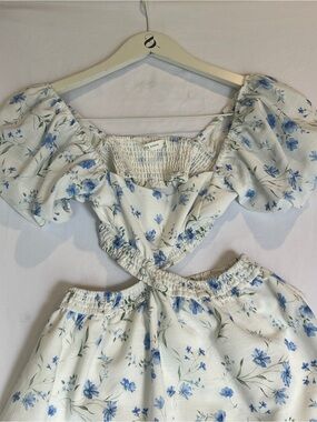 Altered State Divided White with Blue Floral Pattern Dress Size XXS